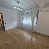 Calea Victoriei, Rond Sfintii Voievozi